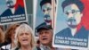 Berlin'de eski Amerikan istihbaratçısı Snowden'i destekleme gösterisi