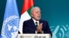Presiden Brasil Luiz Inacio Lula da Silva menyampaikan pernyataan nasional pada KTT Aksi Iklim Dunia selama Konferensi Perubahan Iklim PBB di Dubai, Uni Emirat Arab, 1 Desember 2023. (Foto: REUTERS/Thaier Al Sudani)